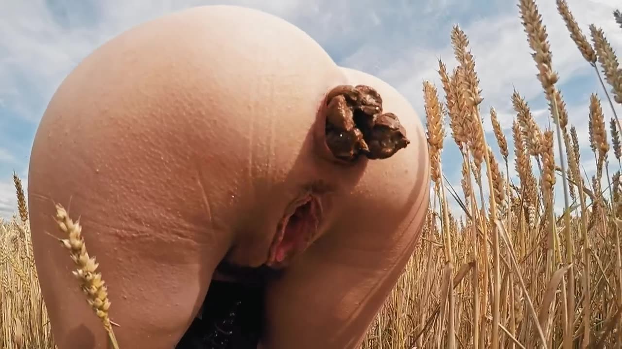 Mia Skye -  HUGE summer field poop