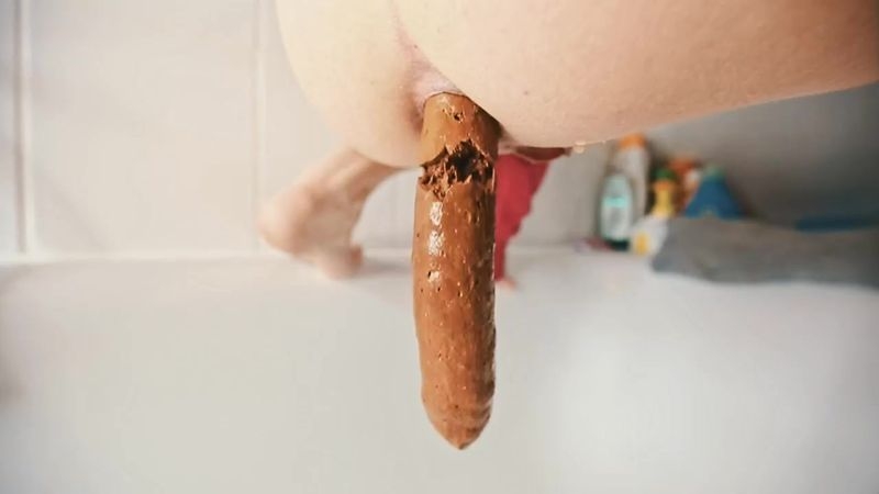 Mia Skye -  Piss n poo in bathtube