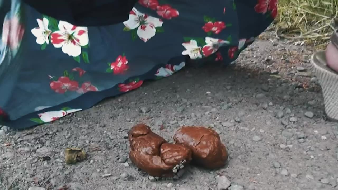 Mia Skye -  Summer skirt spread poop!