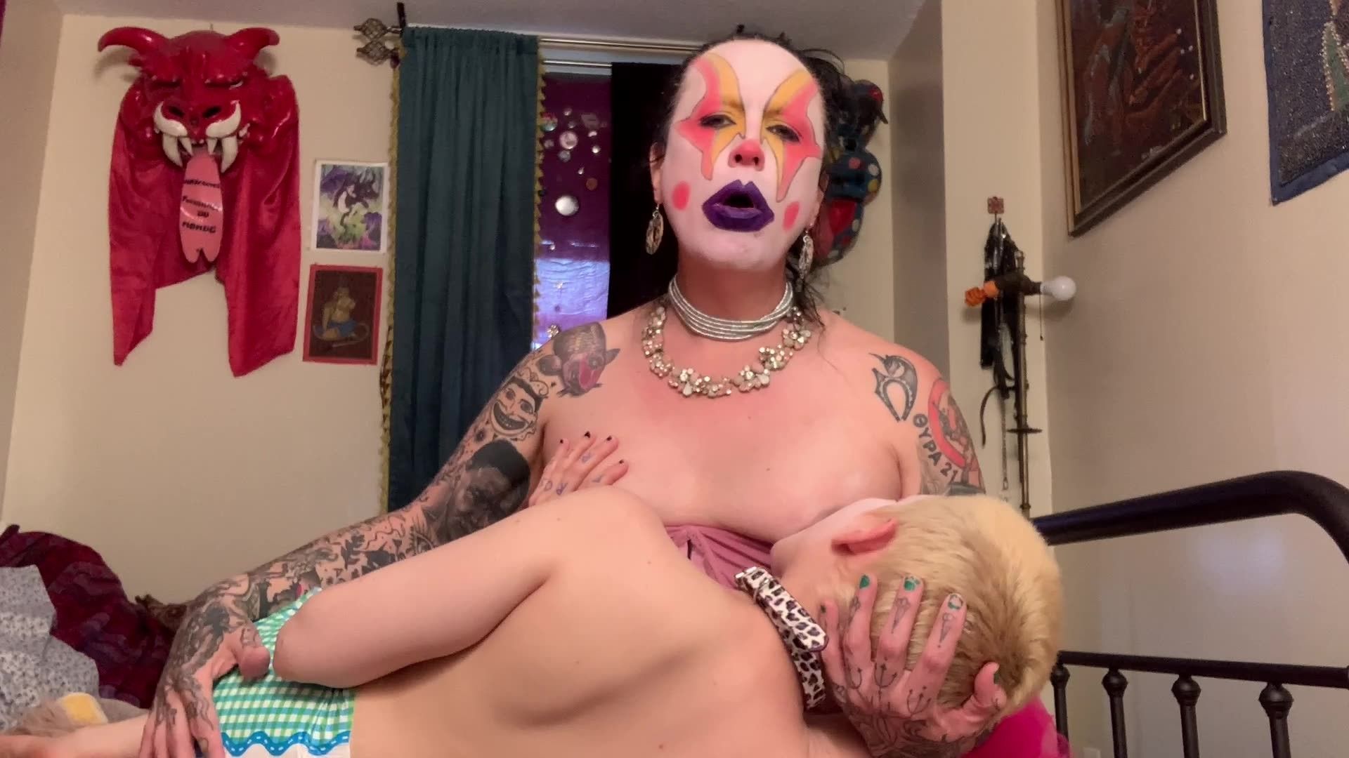 succubabyjezebel – Clown Flogged and Diapered by Mommy succubabyjezebel – Clown Flogged and Diapered by Mommy