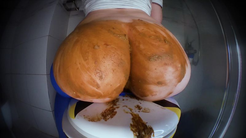 DirtyBetty – King size female monster poop DirtyBetty – King size female monster poop