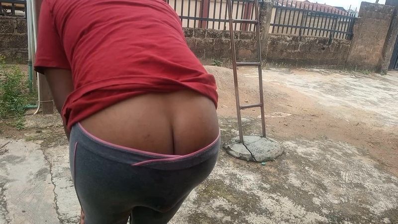 PrettyEbonies – Pinkyprada Outdoor pantypoop in barracks
