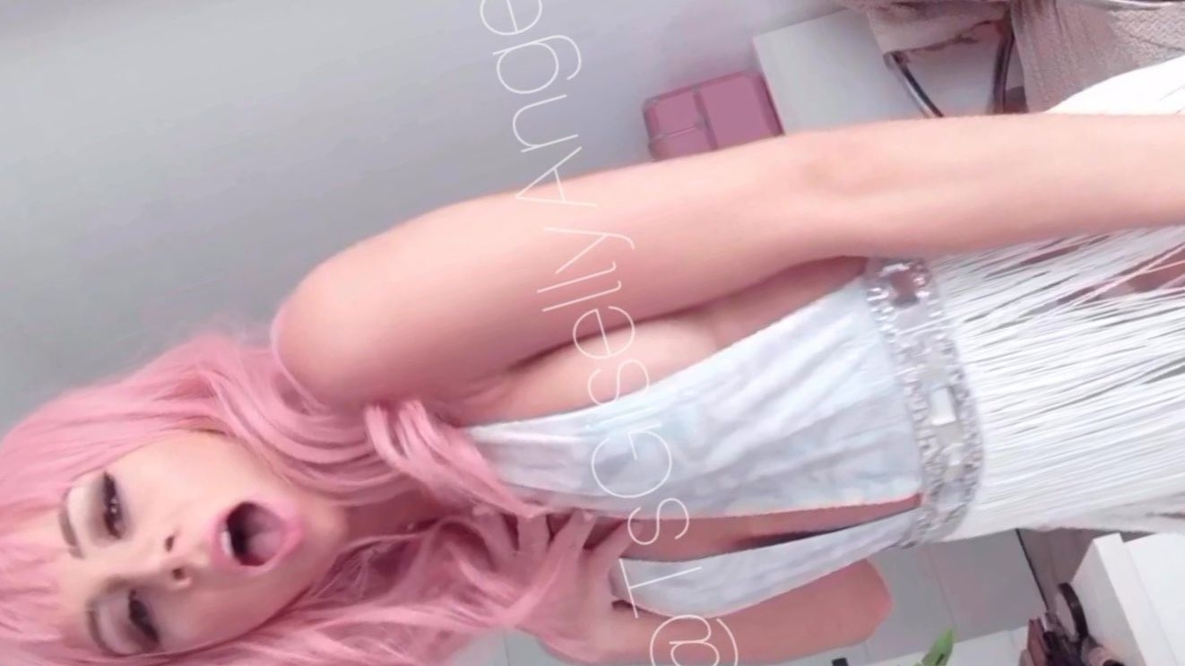 Onlyfans-Giselly Angel (@tsgiselly) -  (27-12-2019) Show Me How You Burlesque