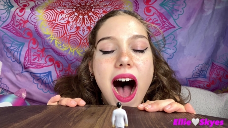 EllieSkyes - Gentle Giantess Face Focus Fetish-173505