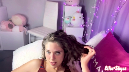 EllieSkyes - Seducing Your Sister's Beautiful Neck-175832