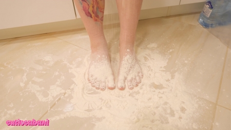 cutiecabani - Cute Teen Feet In Flour-5511