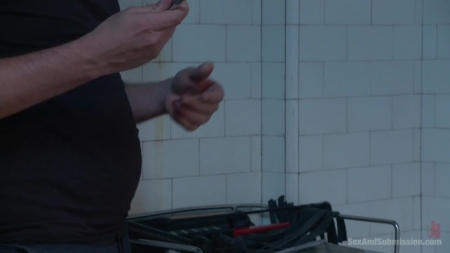 SexAndSubmission-14 08 29 36054 Emma Snow aka Nora Belle (The Sauna)