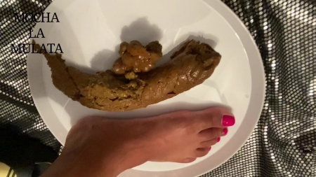 MochaLaMulata – Huge foot-long new scat porn video