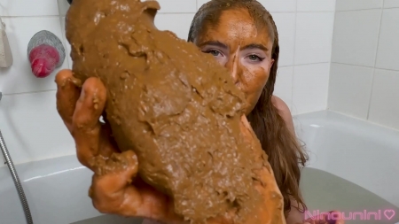 Ninounini I Fart, Pee 4 Times And Shit A Huge Turd Underwater Before Playing In My Shitty Bath