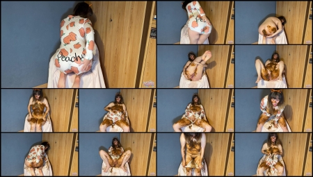 Lyndra Lynn - Brown Peaches Pooping My Jumpsuit
