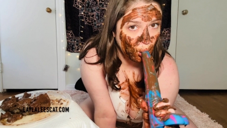 Layla Lee – Training To Eat Scat Pt 1