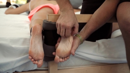 Tickletherapy – Annet Balcony Foot Tickle Therapy