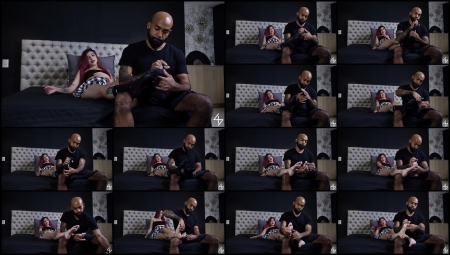 Door44 – A Foot Massage & Tickle