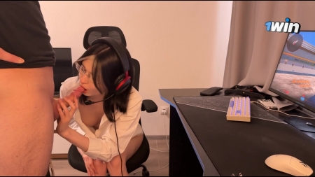 Cutie Kim - My Stepsister Was Playing On The Computer Instead Of Studying And I Fucked Her For I