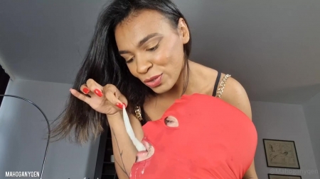 Mahoganyqen – Cuckold Licks Bull Cum From Mistress' Feet