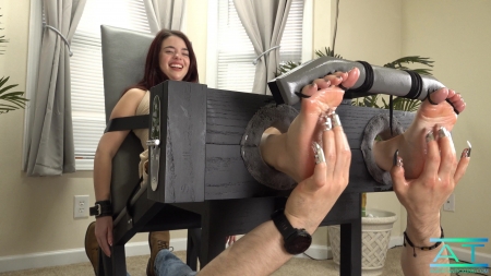 Americantickling – Camila Can't Take It