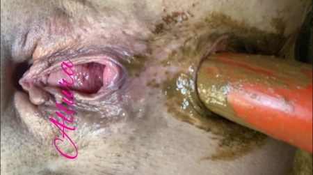 Allura – Poopy Double Penetrated Masturbation