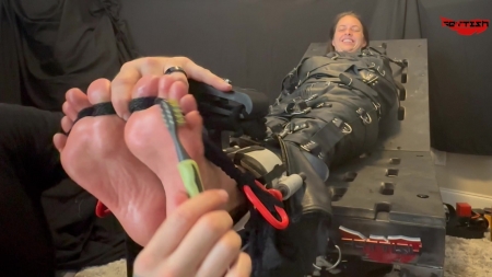 Fettish – The Tickle Table – Indica 2-Mf, Ticklingfeet