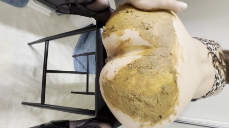 Scatbunni – Do You Like The Way My Bunnitail Looks