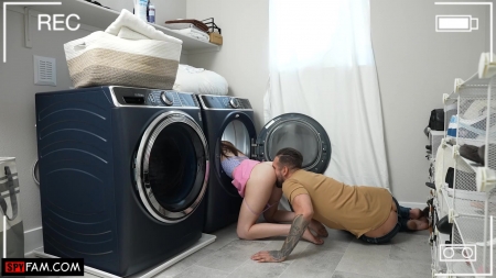 Tess Thompson - Stuck Stepdaughter (full Hd)