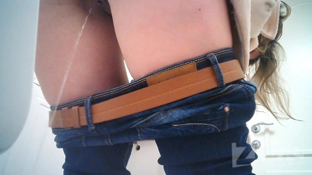 Hidden Toilet Cam With Booty Russian Girl Closeup Piss