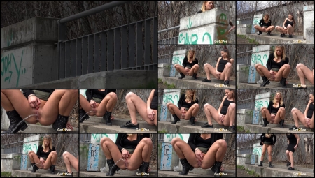 Got2pee - Chrissy Fox (it Takes Two) [1080p]