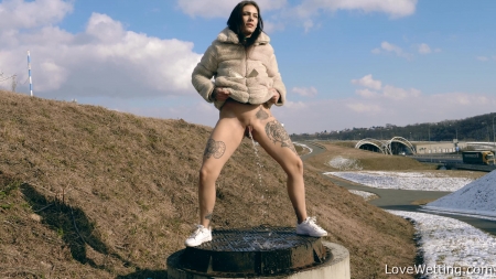 Alexa Throat – Pissing Scene 6