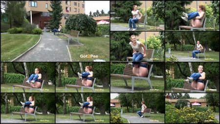 Maggie – Sitting Pee Maggie – Sitting Pee