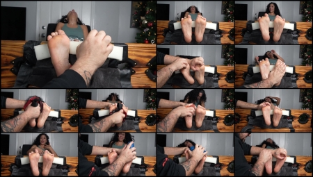 Thetickleroom – Brooke Saved By The Bell!- Mf, Ticklingfeet