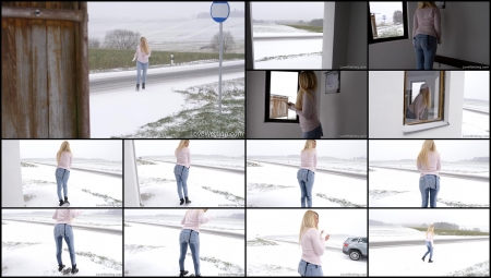 Zzy Delphine – Desperation And Wetting