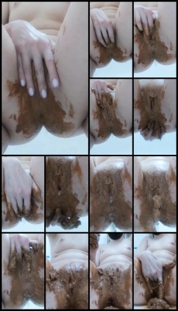 Mellodi – Dirty Pussy Playing In The Bathroom