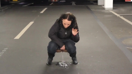 Fetishworld – Urinating In The Parking Garage