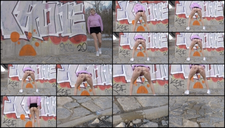 Naomi Love – Pissing Scene 3