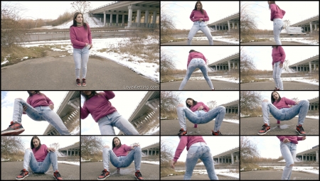 Alexa Throat – Wetting Jeans