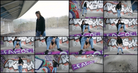 Joana Intense – Pissing Scene 10