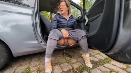 Pussycat33 – Pissing From The Car – My First Outdoor Pee This Year