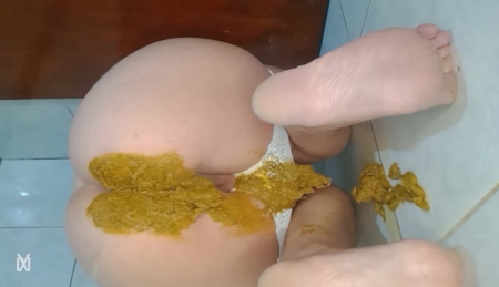 Miamartins – Disgusting Pantypop In White Panties