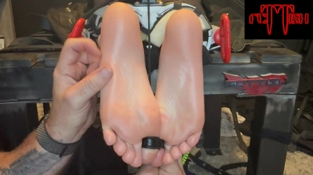 Fettish – The Tickle Table – Facedown Amecia Viewer Test- Mf, Ticklingfeet