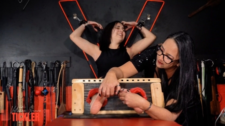 Valentina'sticklingproductions – Lily And The Edge Of Tickling- Ff,  Ticklingfeet, Ticklingupperbody